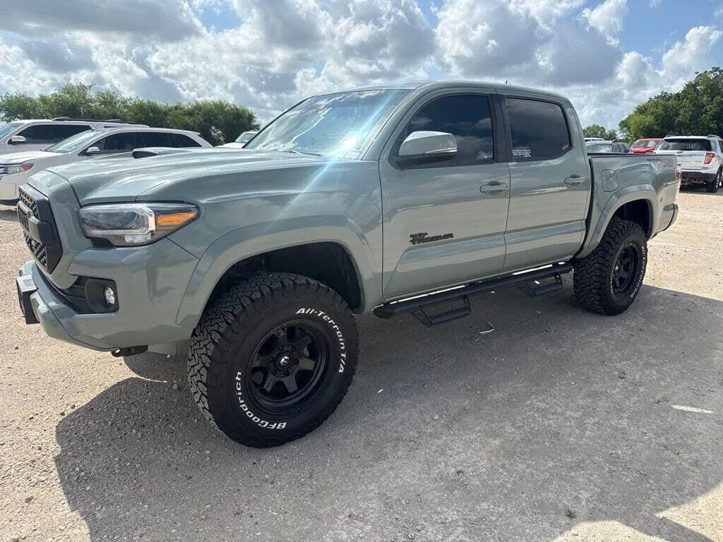 2023 Toyota Tacoma TRD Sport — photo 1 of 1