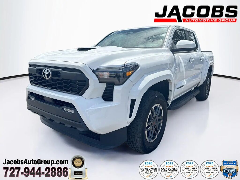 2024 Toyota Tacoma TRD Sport — photo 1 of 13