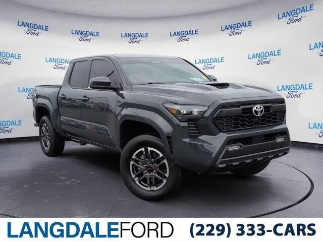 2024 Toyota Tacoma TRD Sport — photo 1 of 2