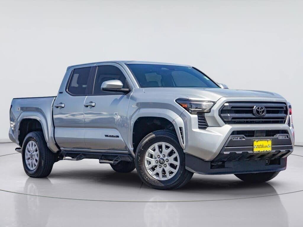 2025 Toyota Tacoma SR5 — photo 1 of 1