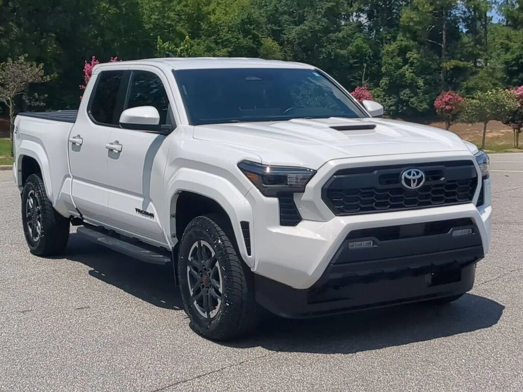 2024 Toyota Tacoma TRD Sport — photo 1 of 13