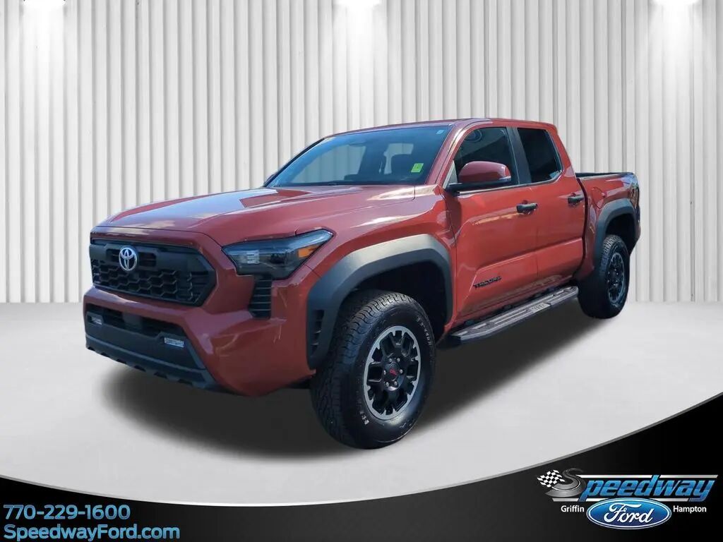 2025 Toyota Tacoma SR5 — photo 1 of 13