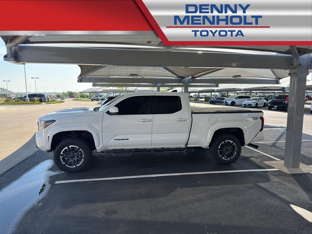 2024 Toyota Tacoma TRD Off-Road — photo 1 of 13