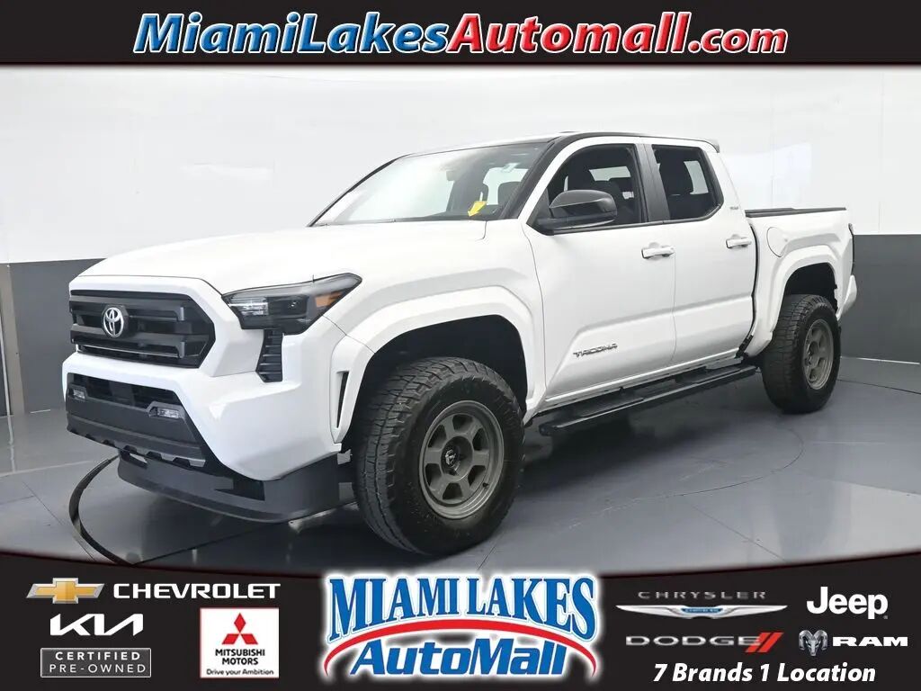 2025 Toyota Tacoma SR5 — photo 1 of 13