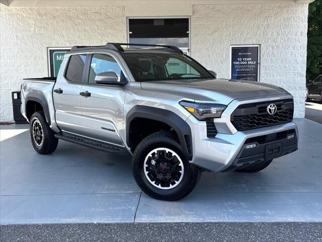2024 Toyota Tacoma SR5 — photo 1 of 13