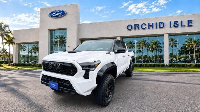 2025 Toyota Tacoma TRD Sport HV
