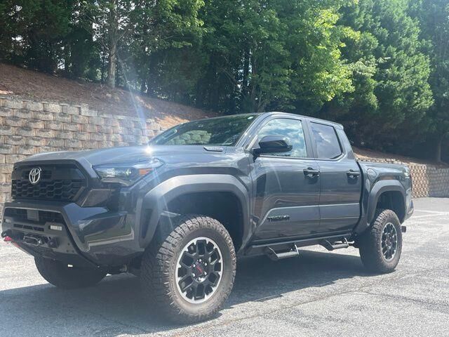 2025 Toyota Tacoma TRD Sport HV