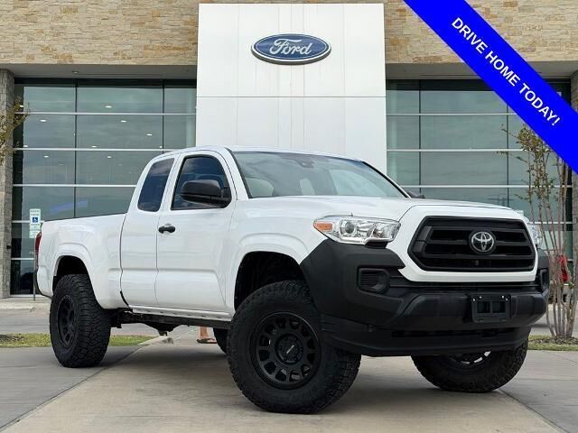 2022 Toyota Tacoma SR