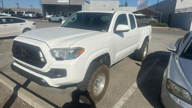 2022 Toyota Tacoma SR — photo 1 of 2