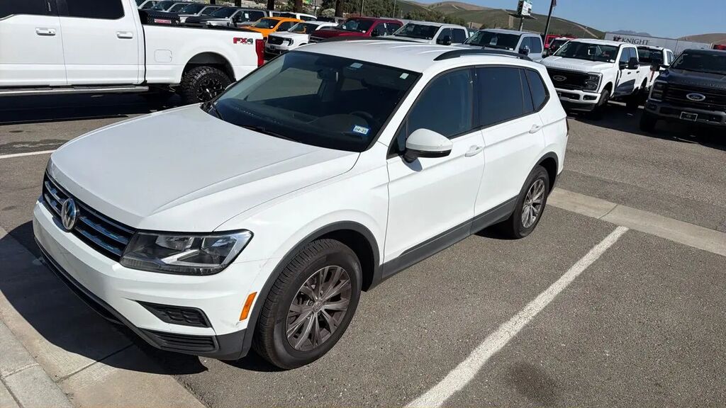 2020 Volkswagen Tiguan S — photo 1 of 6