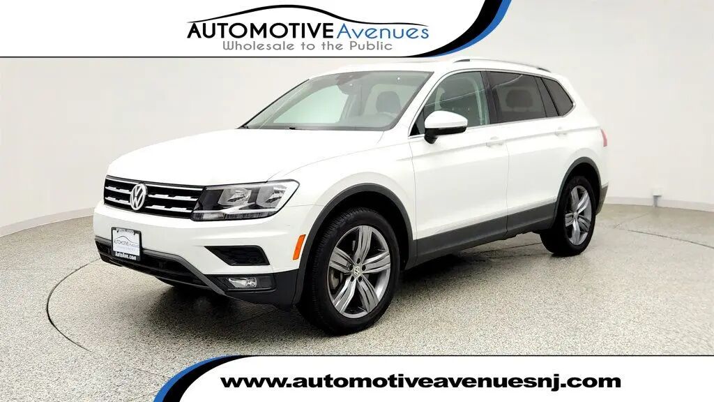 2020 Volkswagen Tiguan SE 4Motion — photo 1 of 13