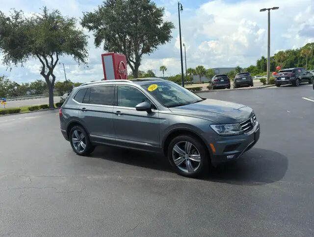 2020 Volkswagen Tiguan SE 4Motion — photo 1 of 1
