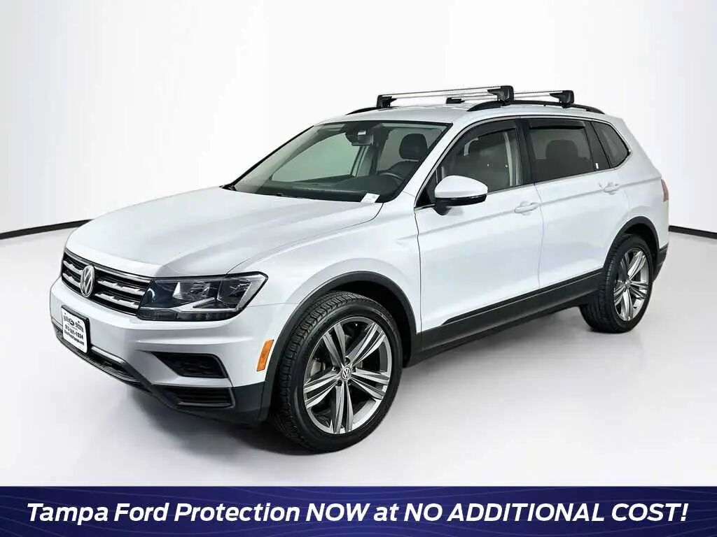 2019 Volkswagen Tiguan SE 4Motion — photo 1 of 13