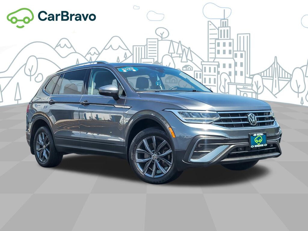 2022 Volkswagen Tiguan SE — photo 1 of 7