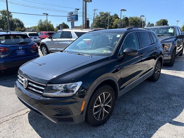 2020 Volkswagen Tiguan SE 4Motion — photo 1 of 13