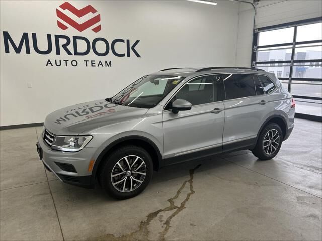 2020 Volkswagen Tiguan SE 4Motion — photo 1 of 13