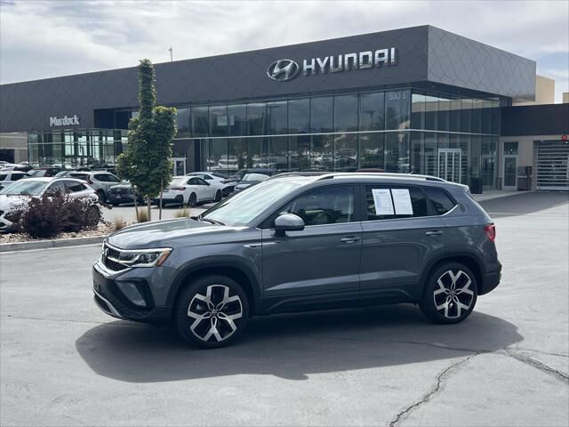 2023 Volkswagen Taos SEL 4Motion — photo 1 of 13