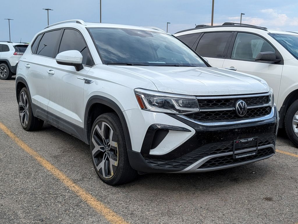 2023 Volkswagen Taos 1.5T SEL — photo 1 of 5