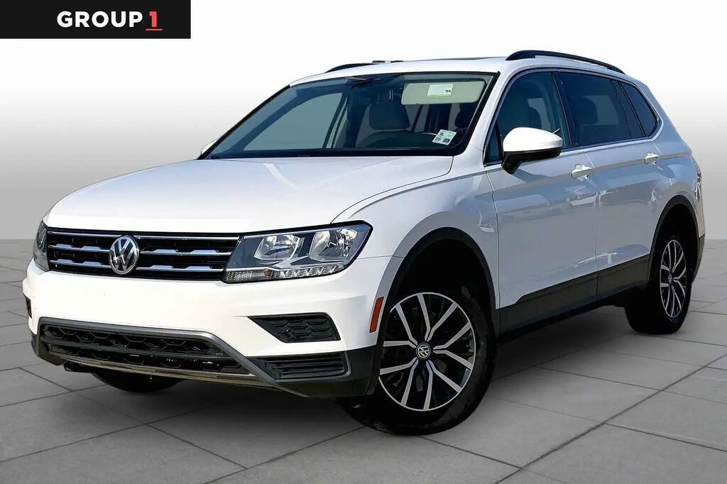 2019 Volkswagen Tiguan SE — photo 1 of 12