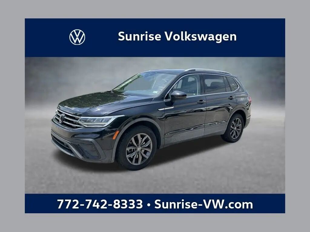 2022 Volkswagen Tiguan SE — photo 1 of 13