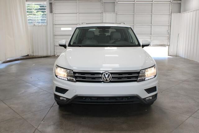 2019 Volkswagen Tiguan SE — photo 1 of 10
