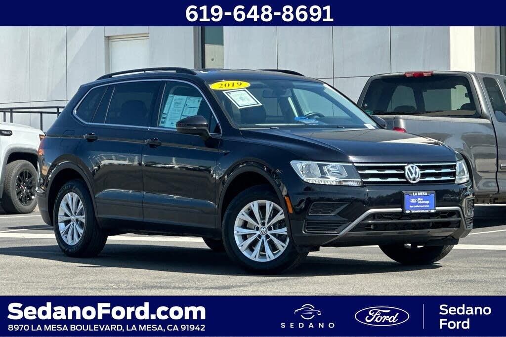 2019 Volkswagen Tiguan SE — photo 1 of 1