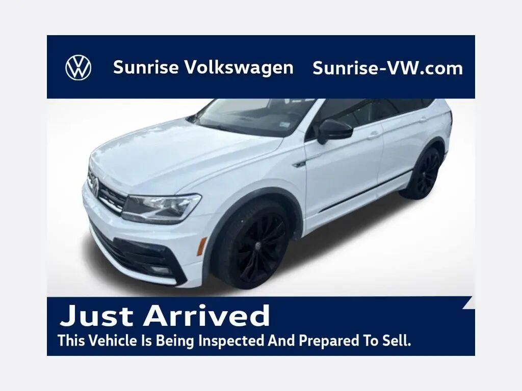 2020 Volkswagen Tiguan SE — photo 1 of 6