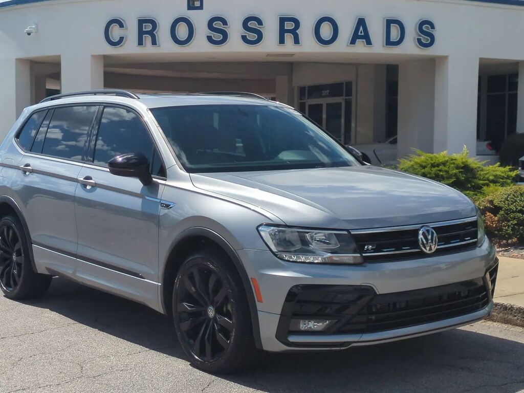 2021 Volkswagen Tiguan SE — photo 1 of 13