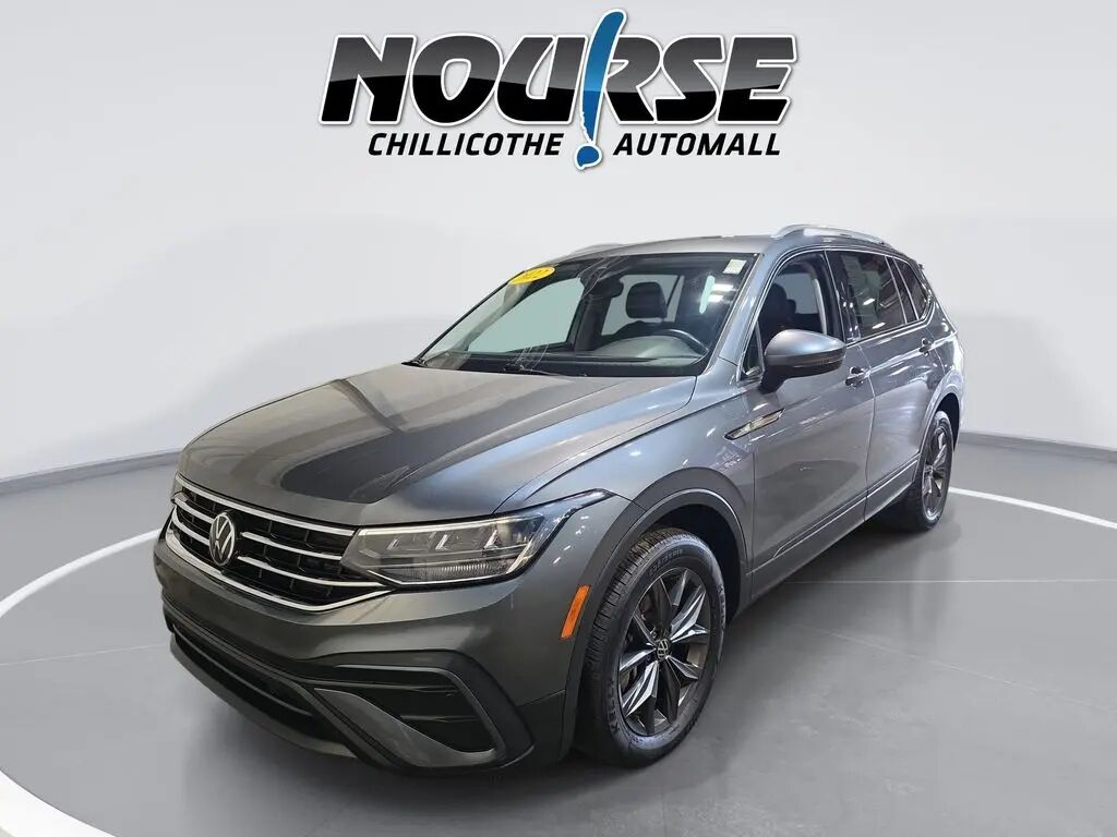 2022 Volkswagen Tiguan SE — photo 1 of 13