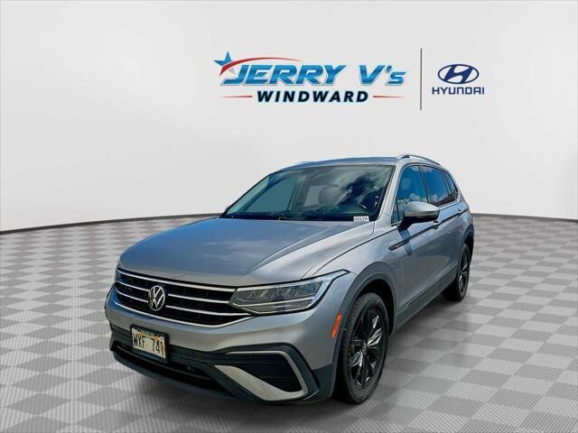 2024 Volkswagen Tiguan SE — photo 1 of 3