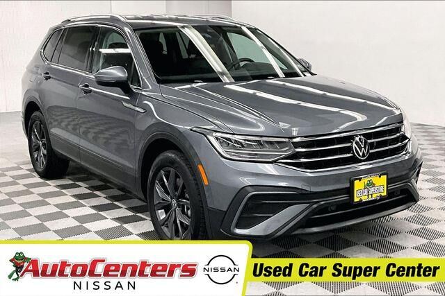 2023 Volkswagen Tiguan SE — photo 1 of 13