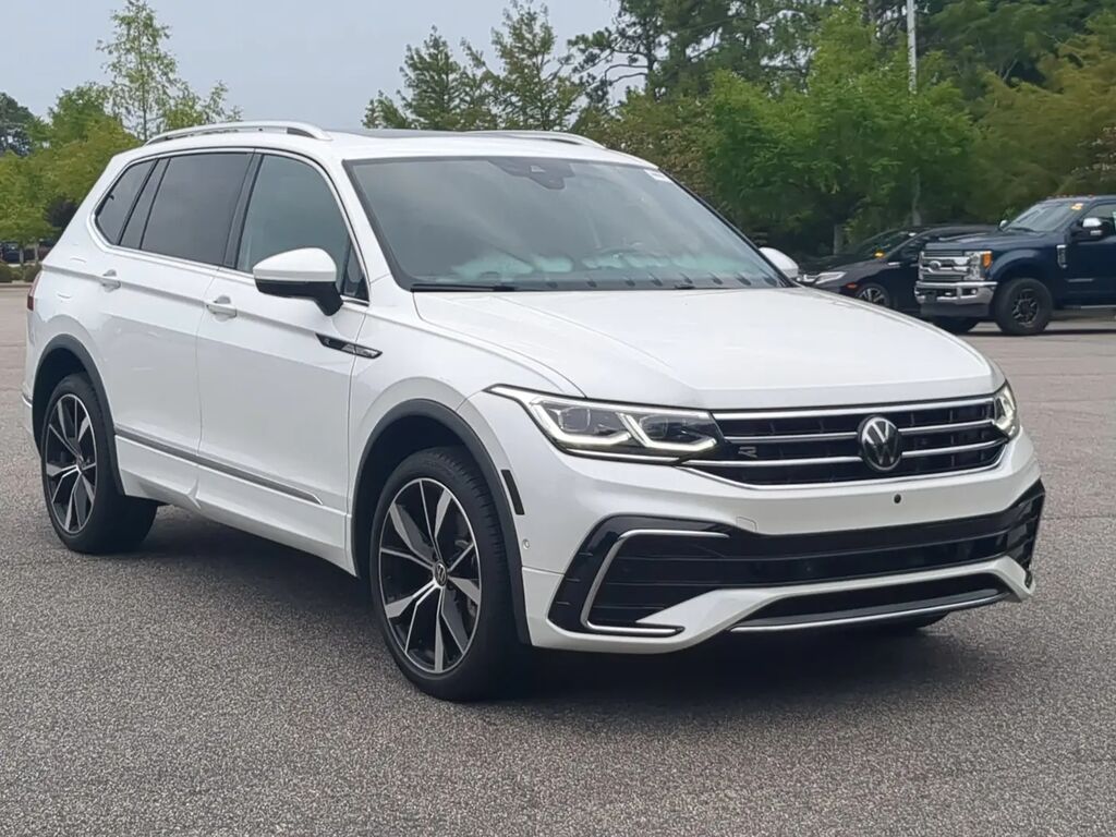 2024 Volkswagen Tiguan SEL R-Line 4Motion — photo 1 of 13