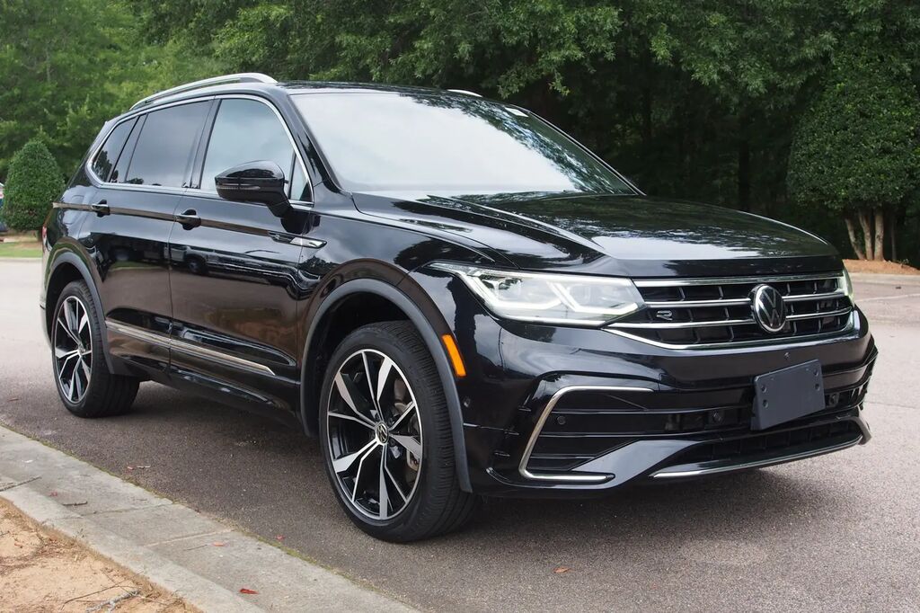 2022 Volkswagen Tiguan SEL R-Line 4Motion — photo 1 of 13