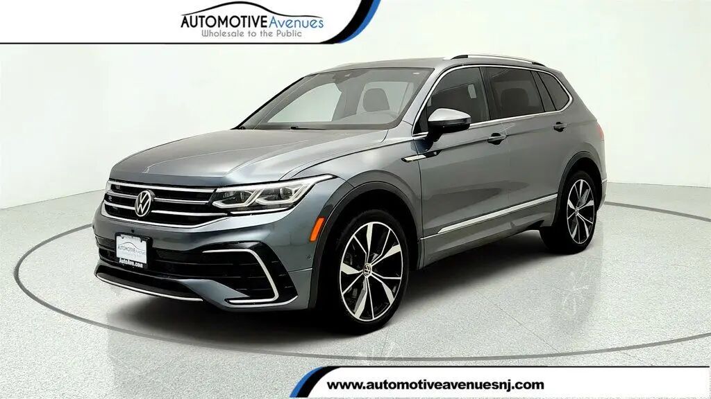 2022 Volkswagen Tiguan SEL R-Line 4Motion — photo 1 of 13
