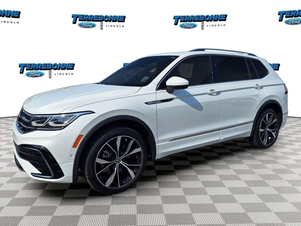 2024 Volkswagen Tiguan SEL R-Line 4Motion — photo 1 of 1