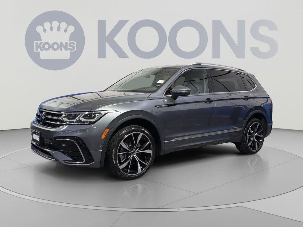 2022 Volkswagen Tiguan SEL R-Line 4Motion — photo 1 of 1