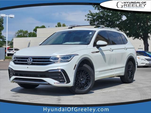 2023 Volkswagen Tiguan SEL R-Line 4Motion — photo 1 of 13