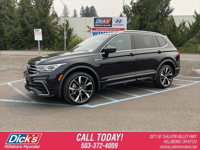 2022 Volkswagen Tiguan SEL R-Line 4Motion — photo 1 of 3