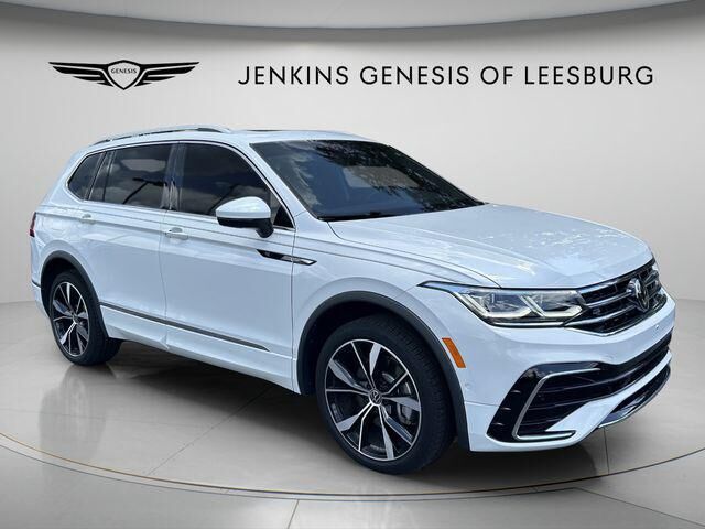 2024 Volkswagen Tiguan SEL R-Line 4Motion — photo 1 of 9