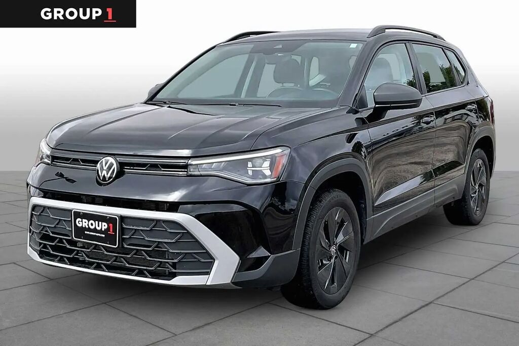 2025 Volkswagen Taos S — photo 1 of 13