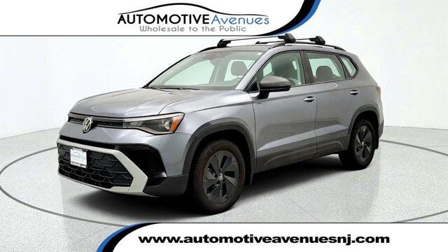 2025 Volkswagen Taos S — photo 1 of 1