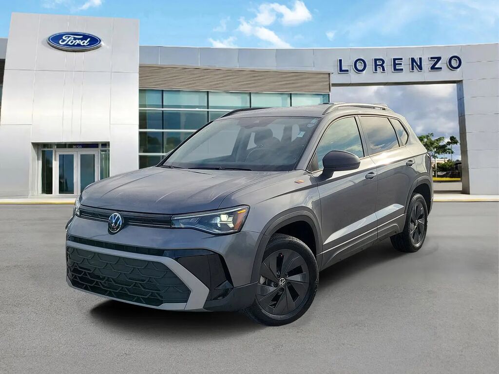 2025 Volkswagen Taos S — photo 1 of 13