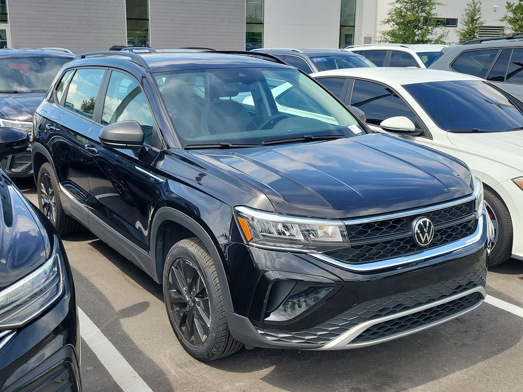 2024 Volkswagen Taos 1.5T S — photo 1 of 2