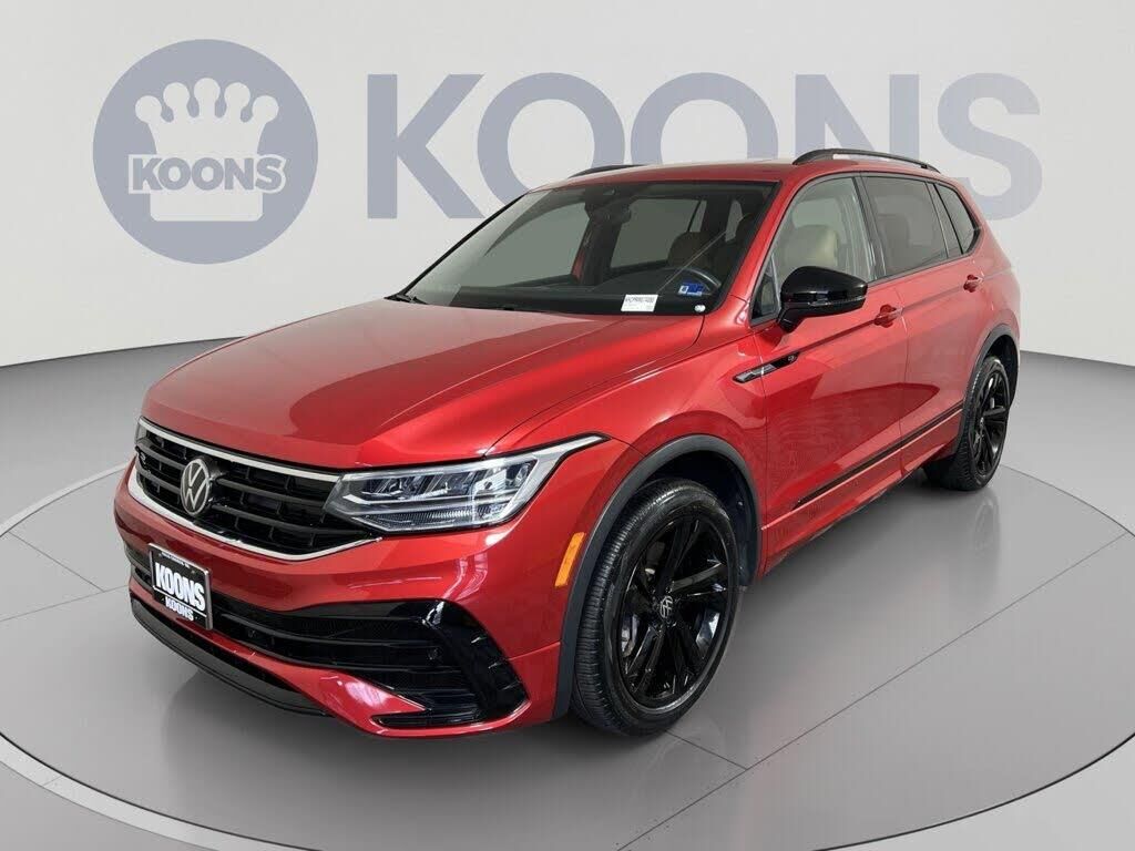 2024 Volkswagen Tiguan SE R-Line Black 4Motion — photo 1 of 1