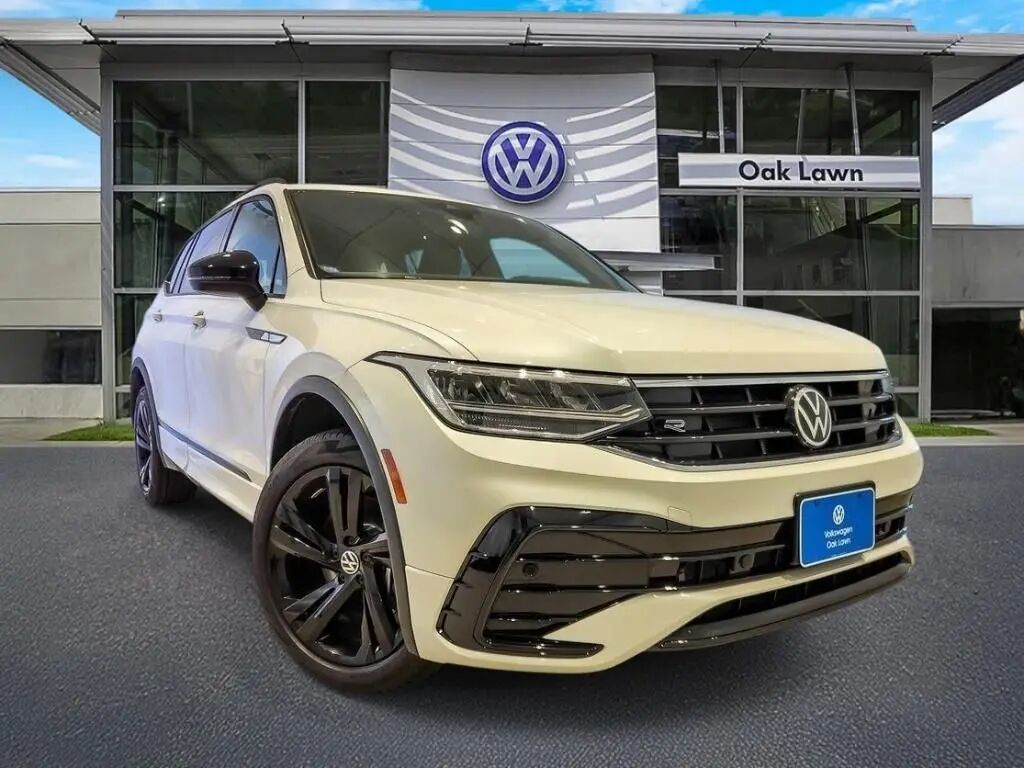 2024 Volkswagen Tiguan SE R-Line Black 4Motion — photo 1 of 13