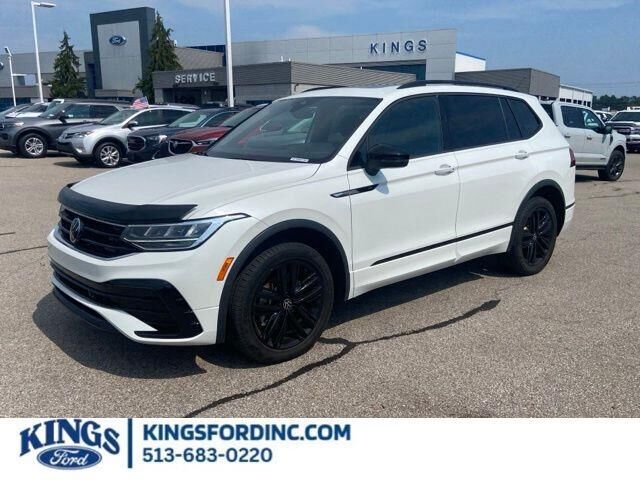2022 Volkswagen Tiguan SE R-Line Black 4Motion — photo 1 of 13