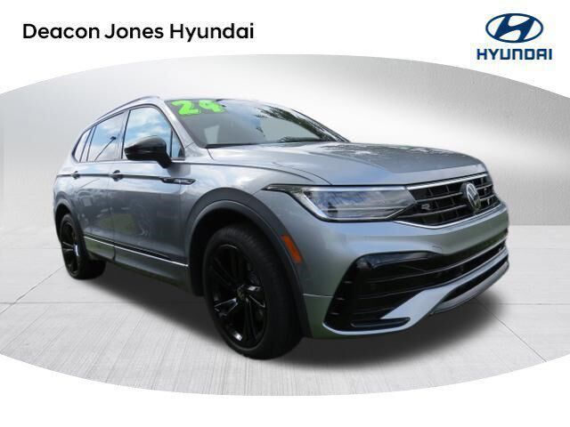 2024 Volkswagen Tiguan SE R-Line Black 4Motion — photo 1 of 13