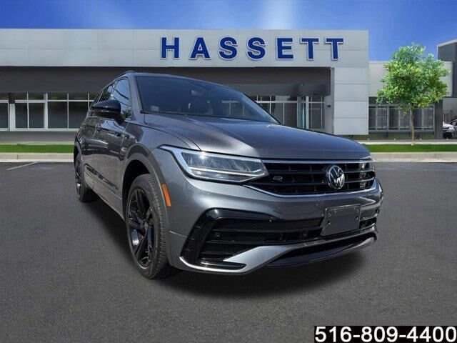2024 Volkswagen Tiguan SE R-Line Black 4Motion — photo 1 of 13