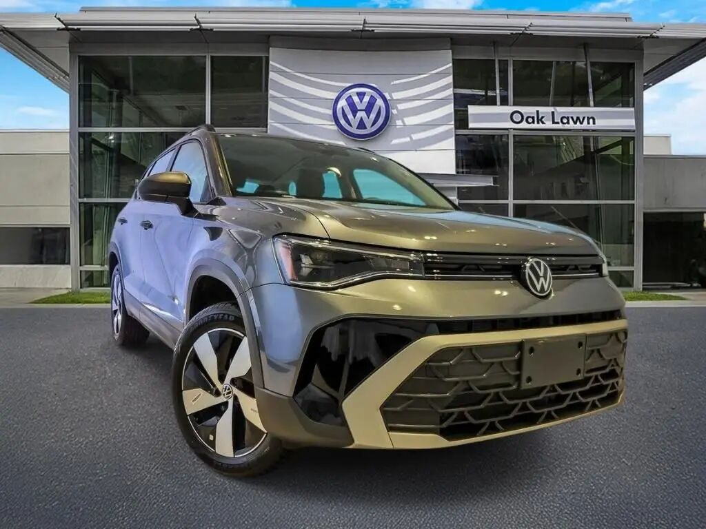 2025 Volkswagen Taos S 4Motion — photo 1 of 13