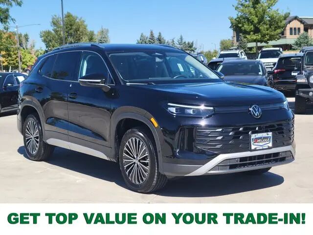 2025 Volkswagen Tiguan S 4Motion — photo 1 of 13